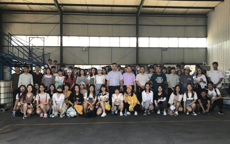 河南科技大學師生到訪鄭州91抖阴下载_生（shēng）化中牟園區參觀（guān）學習(圖1)