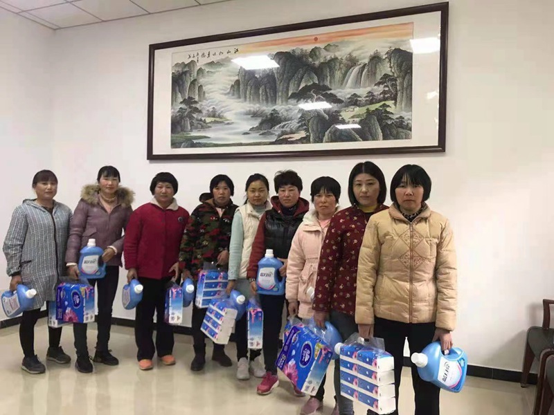 情係職工丨鄭州91抖阴下载_生化公司“三八婦女節（jiē）”暖心福利(圖（tú）1)